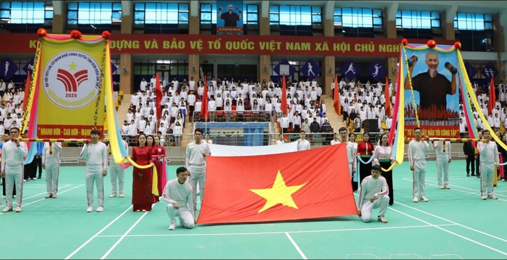 Plus de 700 entraîneurs et athlètes participent au Congrès sportif des agences gouvernementales de la province de Dien Bien - photo 1