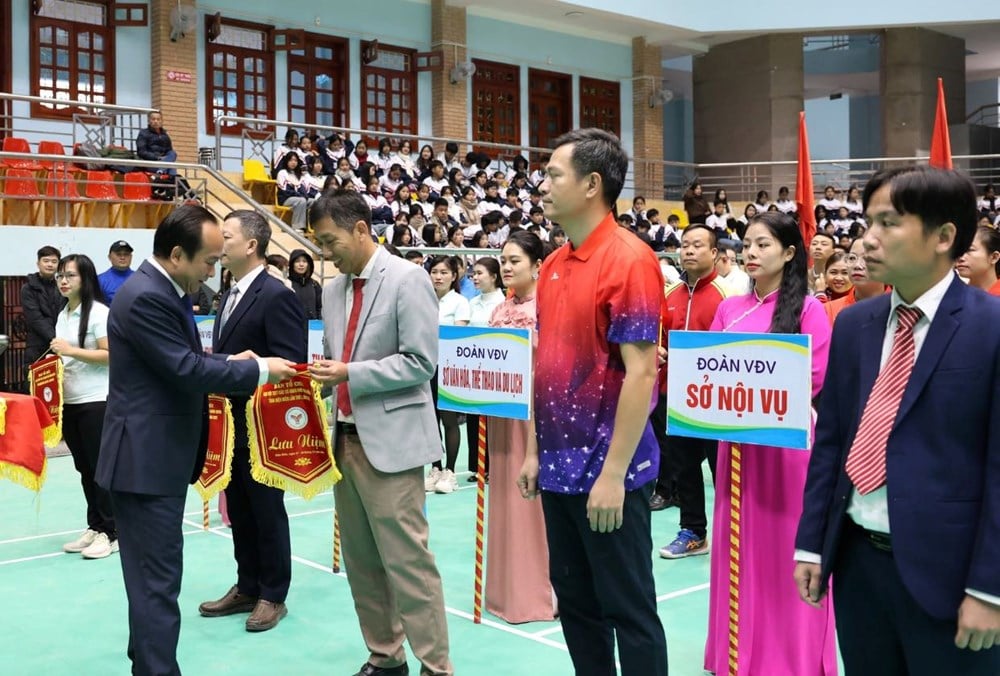 Plus de 700 entraîneurs et athlètes participent au Congrès sportif des agences gouvernementales de la province de Dien Bien - photo 2