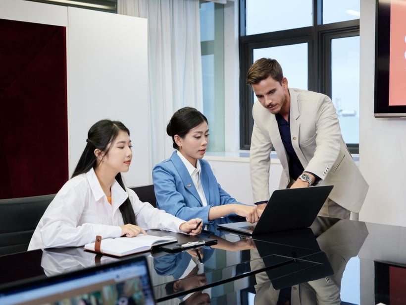 FPT memiliki tim yang terdiri dari ribuan ahli komputasi awan yang bersertifikat internasional.