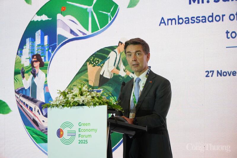 Julien Guerrier, ambassadör för Europeiska unionens delegation i Vietnam, bekräftade att Europeiska unionen och EU:s företag alltid stöder Vietnam i dess ansträngningar att bygga en hållbar, grön, ren och välmående framtid.