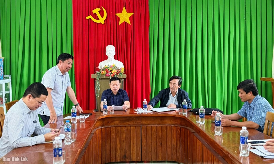 Kamerad Nguyen Thuong Hai berbagi dan menyemangati pemerintah dan masyarakat yang terkena dampak bencana alam dan banjir baru-baru ini.