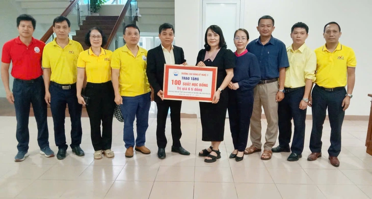 cao đẳng - Ảnh 1.