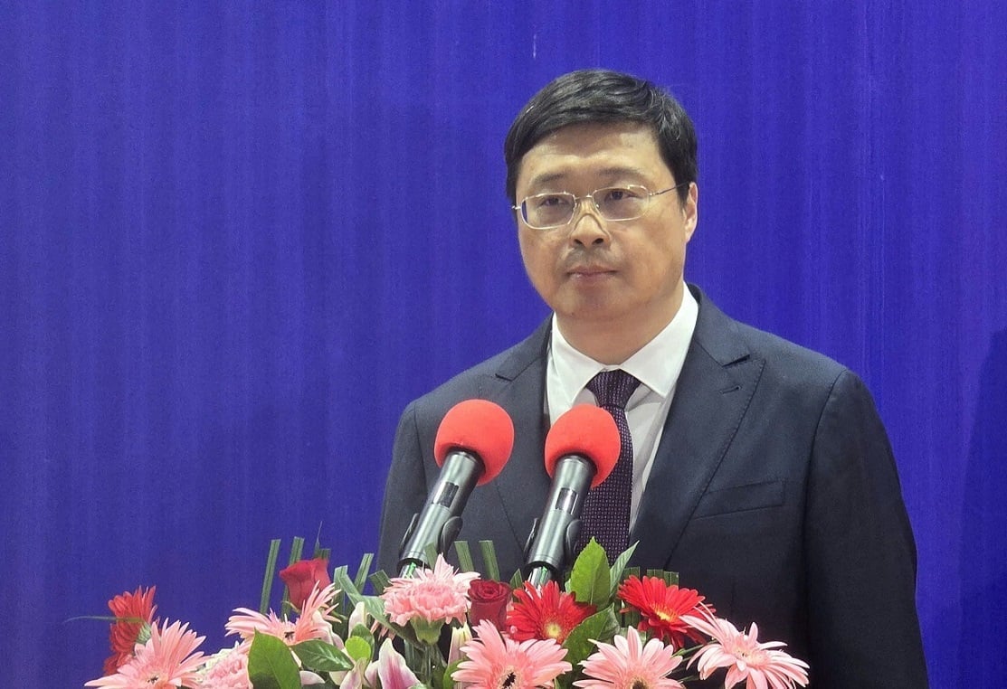 Ông Vi Thao - Chủ tịch Chính quyền nhân dân Khu tự trị dân tộc Choang Quảng Tây phát biểu tại buổi lễ. Ảnh: Hoàng Nghĩa.