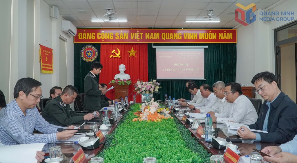 Управління з виконання цивільних рішень (CJE) Регіону 2 - Куангнінь провело церемонію підписання Положення про координацію з народними комітетами 9 округів.