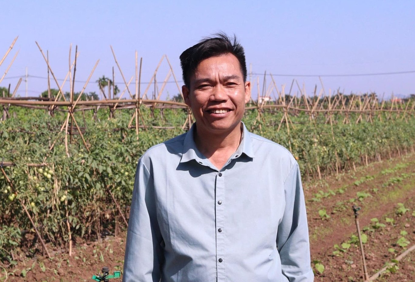 Ông Đàm Văn Đua, Giám đốc HTX Dịch vụ tổng hợp Đông Cao cho biết: Riêng năm 2025 đã HTX tổ chức 14 buổi tập huấn cho bà con noogn dân về IPHM. Ảnh: Minh Hà. 