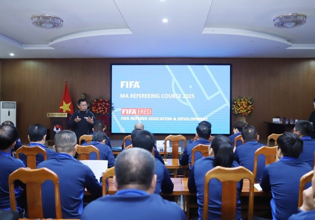FIFA cử chuyên gia xịn sát cánh cùng VFF: Việt Nam có thêm 'vua áo đen' ở giải quốc tế- Ảnh 2.
