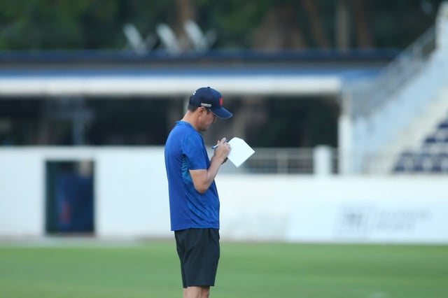 Lịch thi đấu U.23 Việt Nam mới nhất sau khi Campuchia xin rút: Đổi ngày, vẫn đá giờ đẹp...- Ảnh 7.