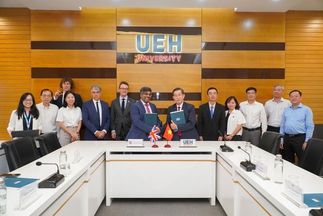 Đại học Kinh tế TP.HCM và Đại học Leicester của Anh ký hợp tác toàn diện- Ảnh 2.