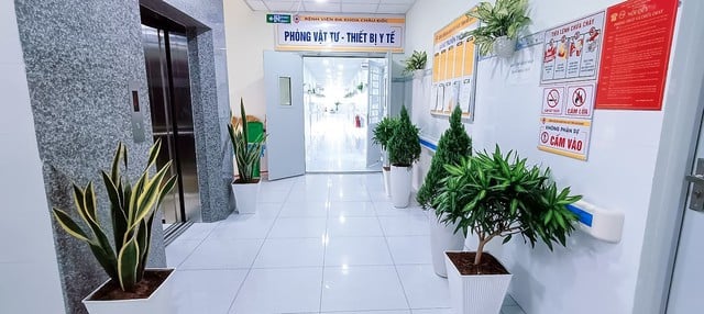 Bệnh viện Đa khoa Châu Đốc, An Giang không gian xanh, nơi người dân yên tâm đến chữa bệnh- Ảnh 1.