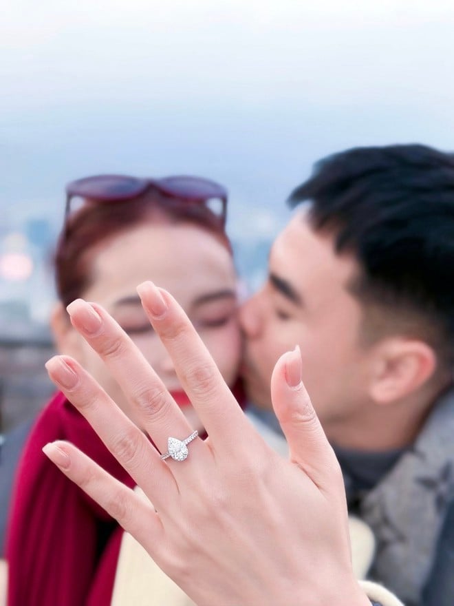 Tiền vệ Đức Huy cầu hôn nữ MC xinh đẹp của VTV: ‘Chốt đơn’- Ảnh 3.