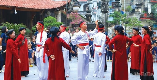 Phu Tho setelah 5 tahun menerapkan Strategi Pengembangan Budaya: Kemajuan yang stabil di tanah air - foto 2