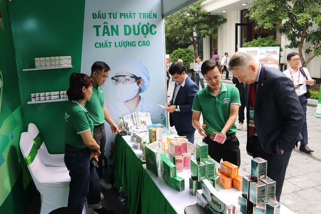 Traphaco 53 năm vì sức khỏe Việt - Ảnh 2.