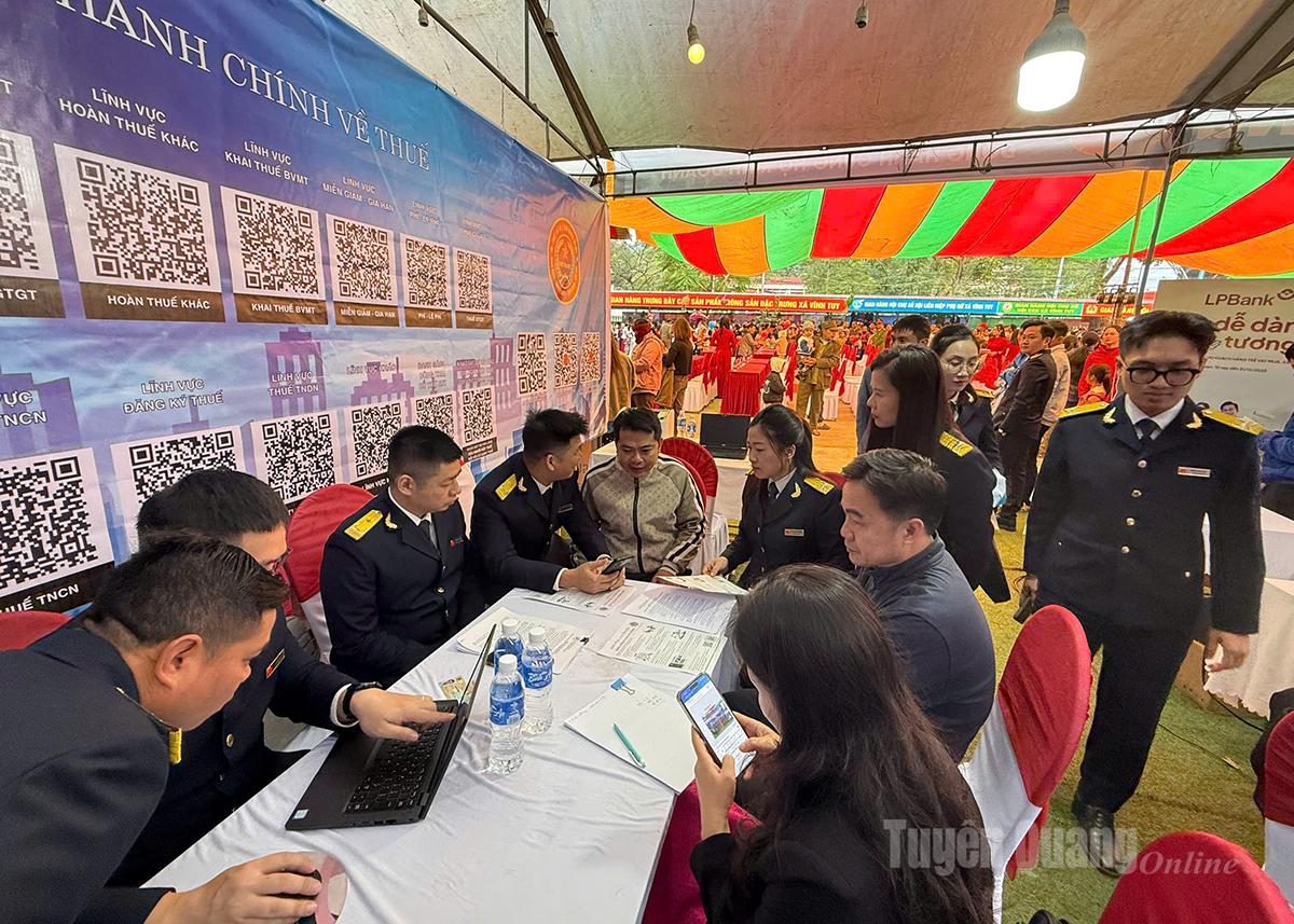 Tim Pajak Akar Rumput 5 mendukung rumah tangga bisnis selama periode puncak konversi pajak.