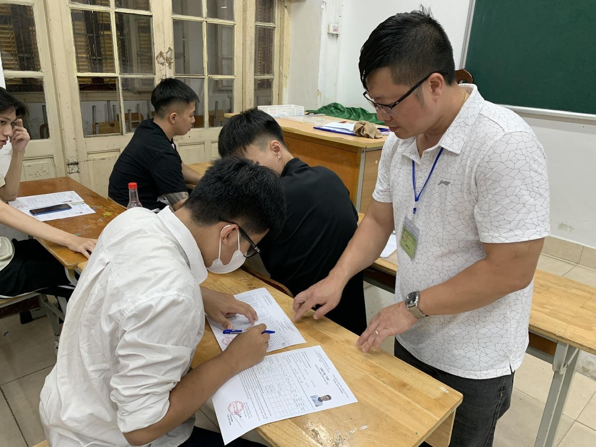 Khe cửa hẹp với thí sinh xét tuyển bằng tổ hợp C00