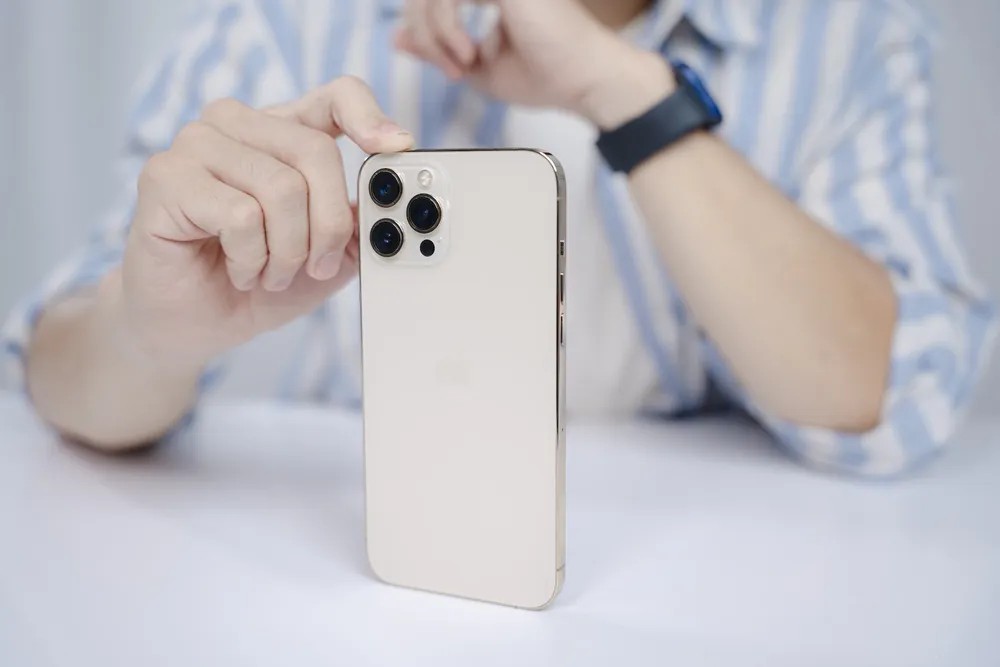 Talian telefon perdana lama dengan harga yang menjimatkan, prestasi yang stabil digemari oleh pengguna