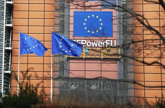 ຄຳບັນຍາຍຮູບພາບ