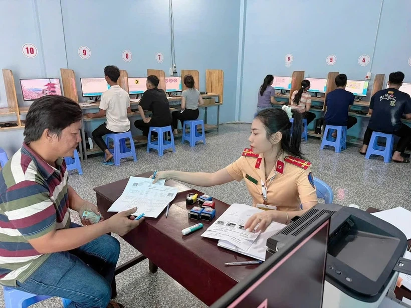 Forslag om å utstede elektroniske førerkort, og forkorte tiden for å utstede nye førerkort til 5 dager