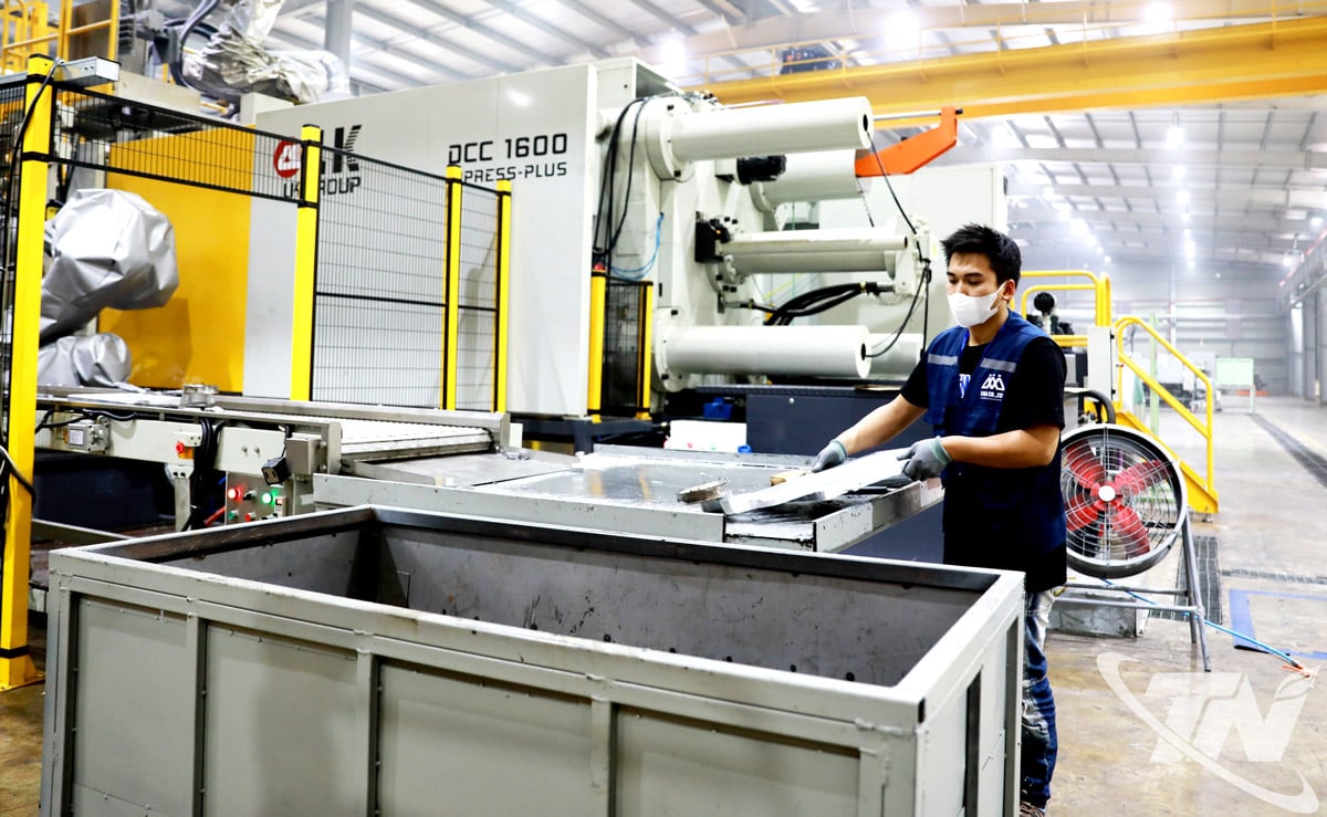 BIGL Viet Bam Company Limited (Song Cong II Industrial Park) میں مکینیکل مصنوعات کی تیاری۔