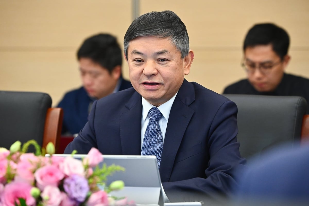 Bộ trưởng Hoàng Nhuận Thu chia sẻ về kinh nghiệm xây dựng cơ chế quản lý, cải thiện chất lượng môi trường. Ảnh: Tùng Đinh.