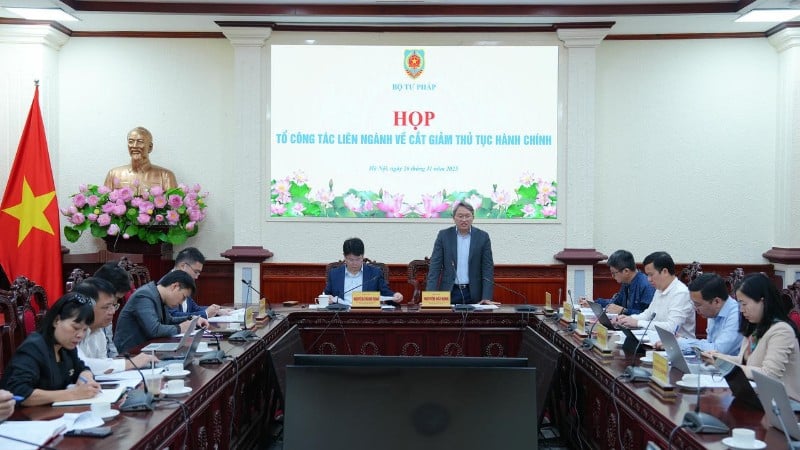 Menteri Kehakiman Nguyen Hai Ninh berbicara di pertemuan tersebut. (Foto: TL)