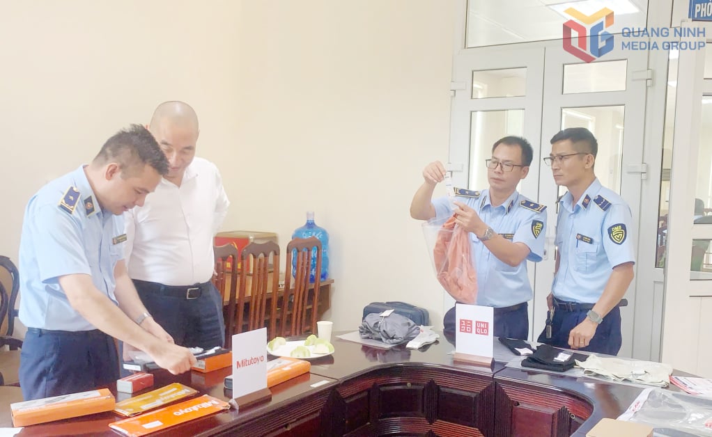 Співробітники Департаменту управління обласного ринку взяли участь у навчальному заході з розпізнавання справжніх та підроблених товарів.