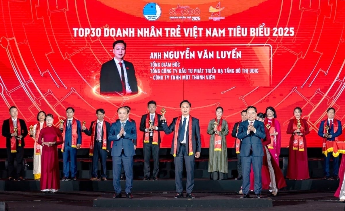 مسٹر Nguyen Van Luyen - UDIC کارپوریشن کے جنرل ڈائریکٹر کو 2025 میں شاندار نوجوان کاروباری شخصیت کے طور پر اعزاز سے نوازا گیا۔ تصویر: UDIC۔