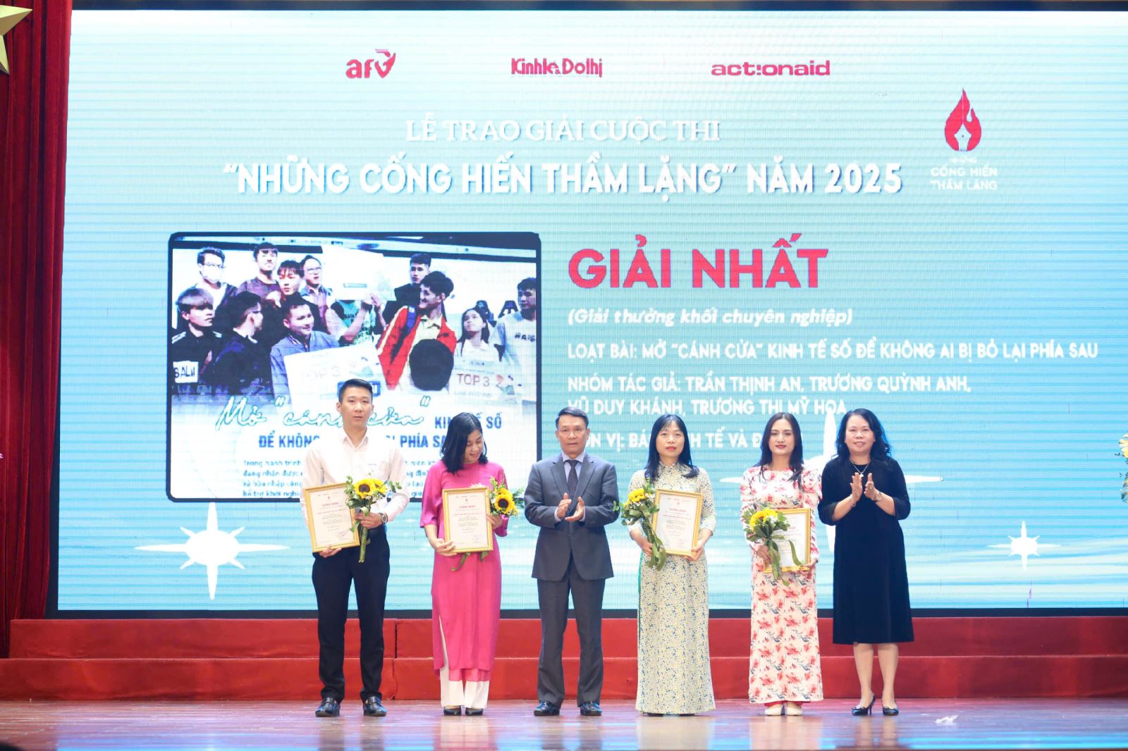 ຄຳບັນຍາຍຮູບພາບ