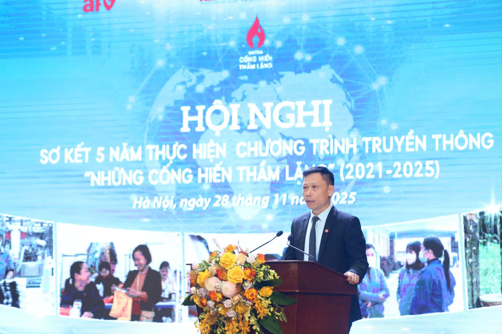 ຄຳບັນຍາຍຮູບພາບ