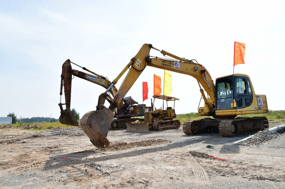 Pasukan mekanikal memulakan projek sejurus selepas majlis pecah tanah.
