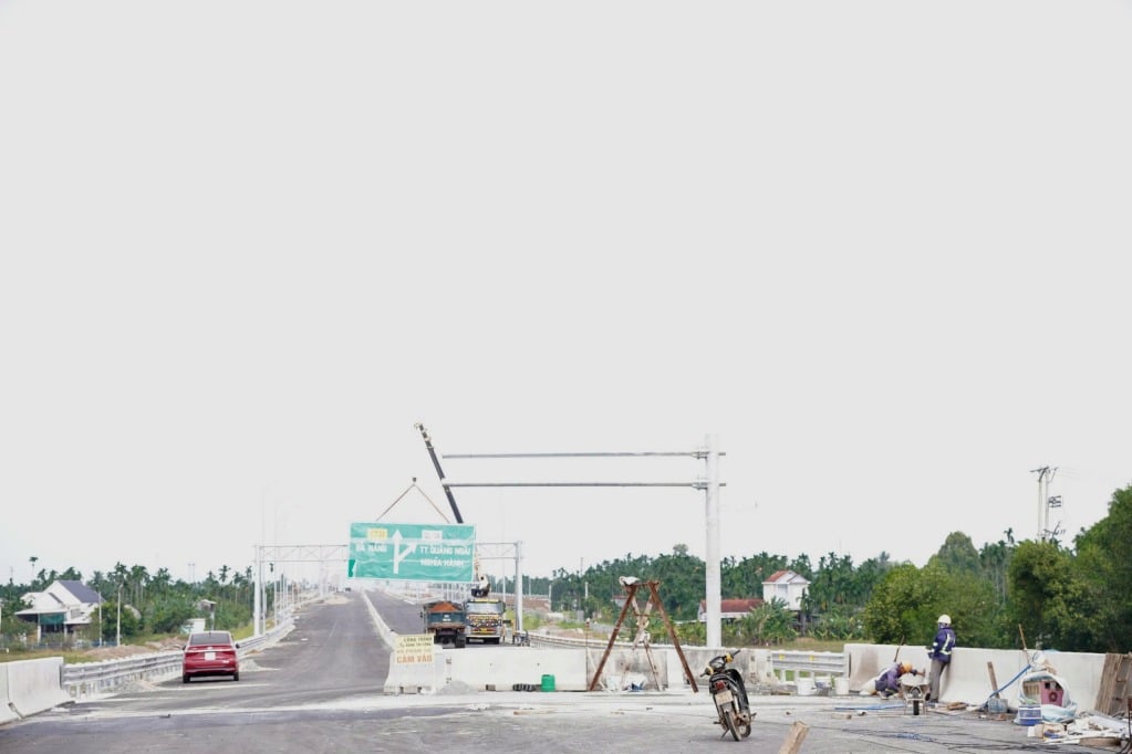 Prêt à ouvrir toute l'autoroute Quang Ngai - Hoai Nhon en décembre 2025