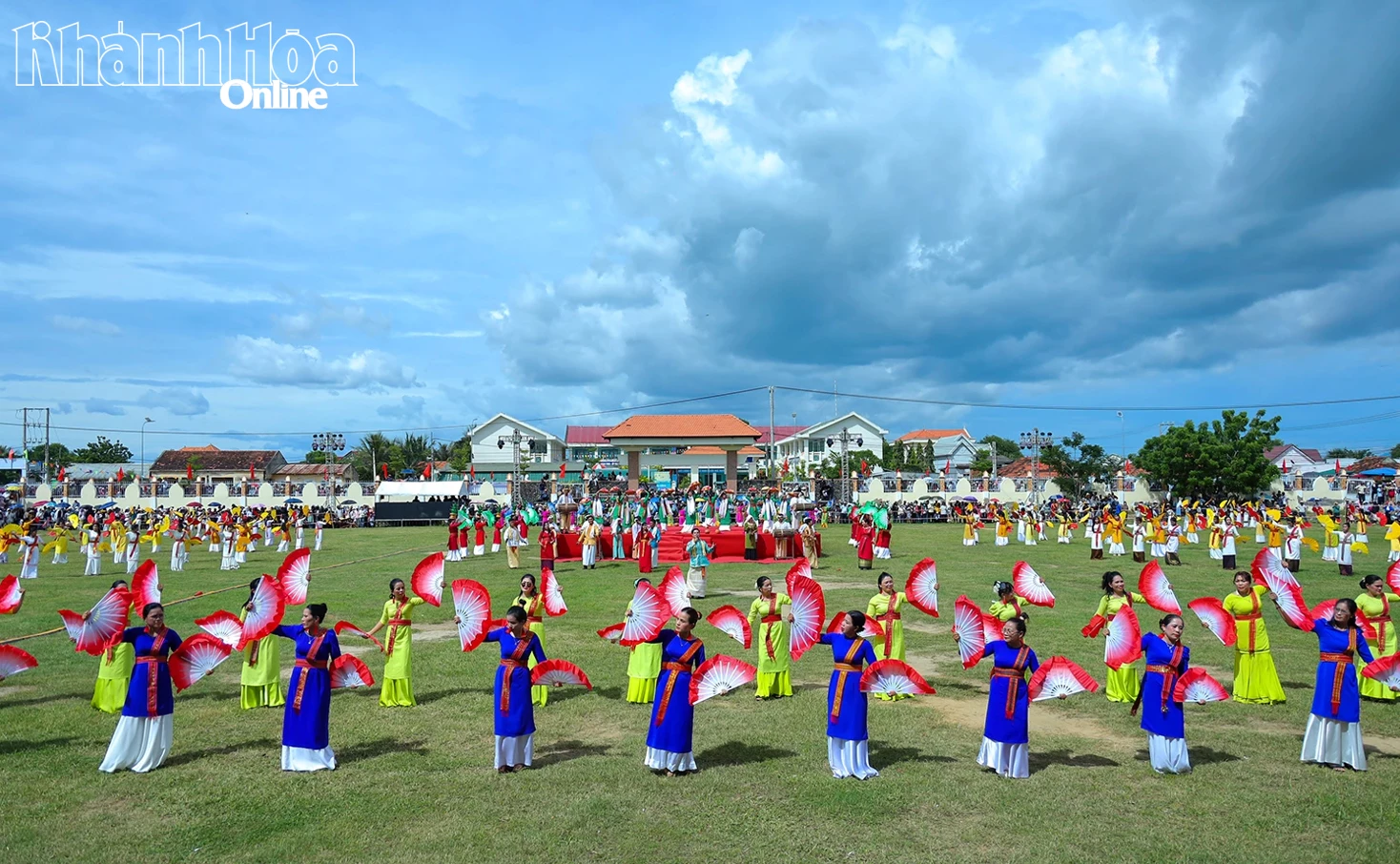 Apresentação de dança dos moradores de Cham Huu Duc (comuna de Phuoc Huu). Foto ilustrativa.