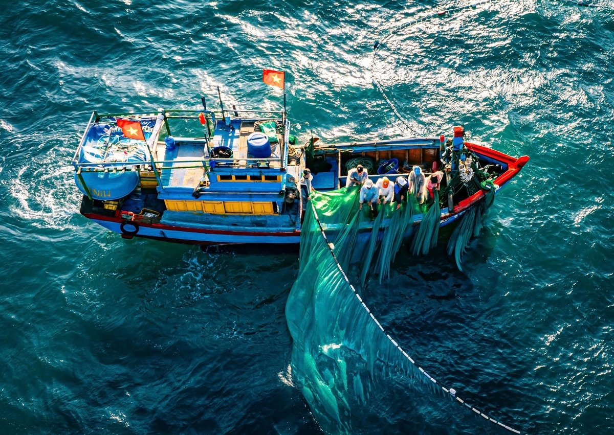 Nhiệm kỳ 2025-2030, Nghiệp đoàn Nghề cá Việt Nam đặt trọng tâm nâng cao nhận thức cho đoàn viên, ngư dân và chủ tàu trong việc chấp hành pháp luật và các điều ước quốc tế. Ảnh: Dũng Nhân.