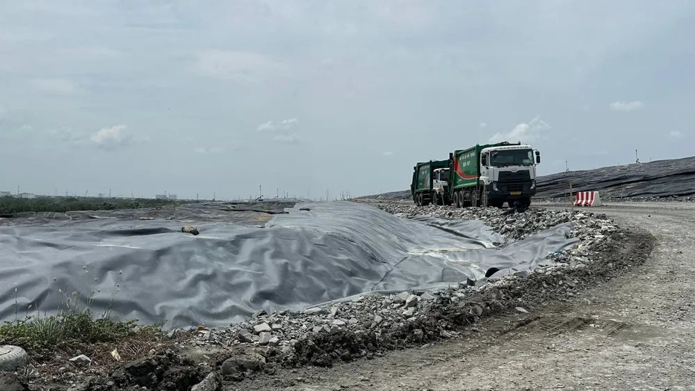 Un colț al zonei de tratare a deșeurilor Da Phuoc, comuna Hung Long, orașul Ho Chi Minh