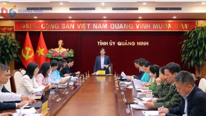 Đồng chí Vũ Quyết Tiến, Phó Bí thư Tỉnh uỷ, Chủ tịch Uỷ ban MTTQ tỉnh, Phó Trưởng Ban Chỉ đạo phát biểu kết luận cuộc họp. Ảnh: Báo Quảng Ninh.