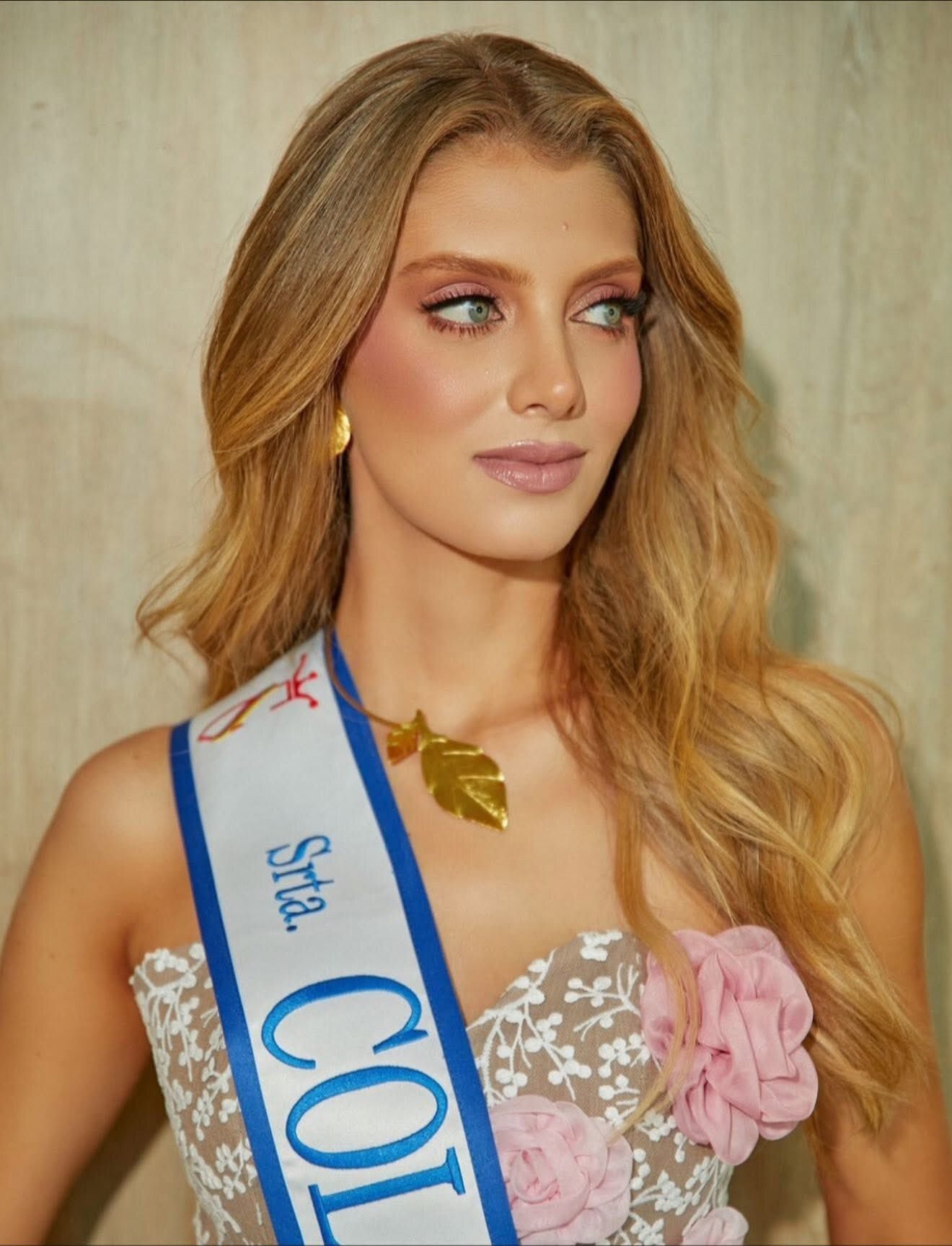 Helt fra starten av imponerte Catalina Duque med sin strålende skjønnhet, selvsikre væremåte og fleksible kommunikasjonsevner.