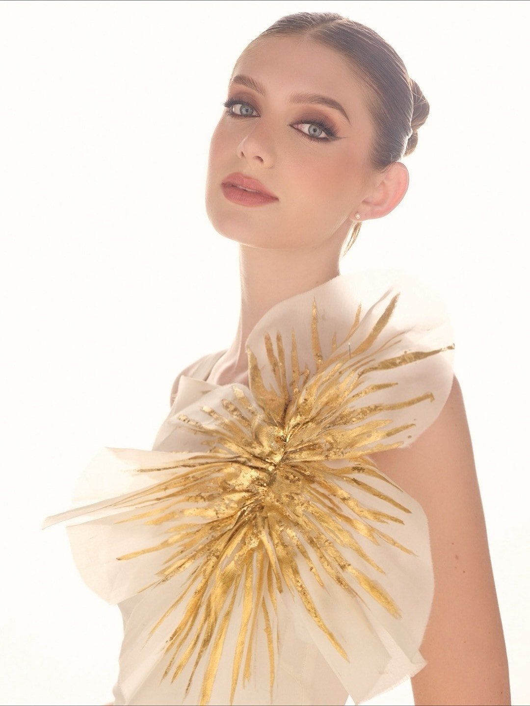 Under spørsmåls- og svarrunden, da hun ble spurt: «Hvis du måtte beskrive opplevelsen din på Miss International til familien og dine kjære, hva ville du sagt?», svarte hun: