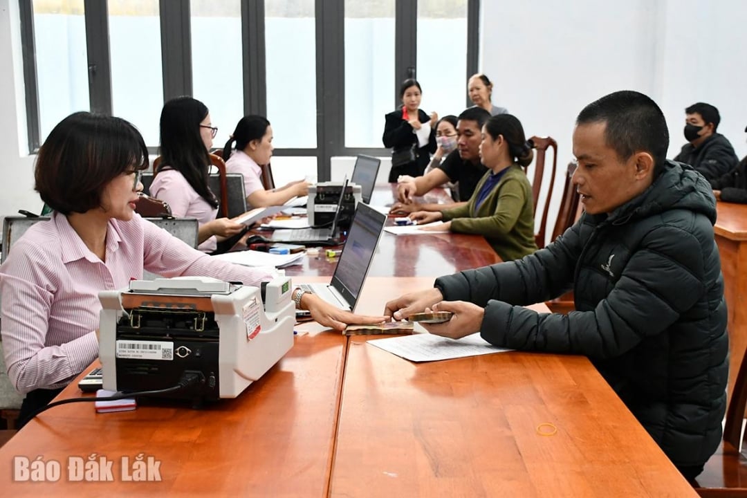 ผู้กู้ในเขตตุ้ยห่าวจะได้รับทุนสินเชื่อตามกรมธรรม์