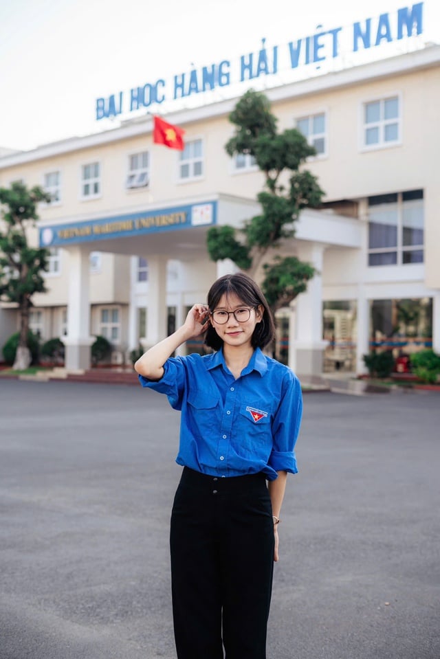 女子学生が金融知識遊び場で10億ドンの賞金を獲得 - 写真2。