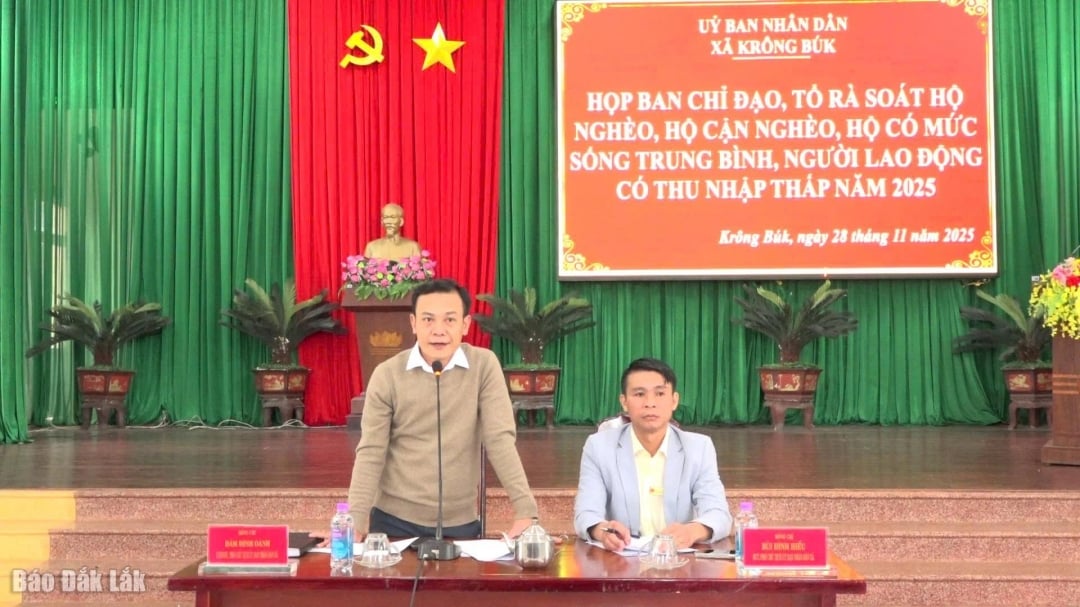 Nestleder i folkekomiteen i Krong Buk kommune, Dam Dinh Oanh, talte på møtet.