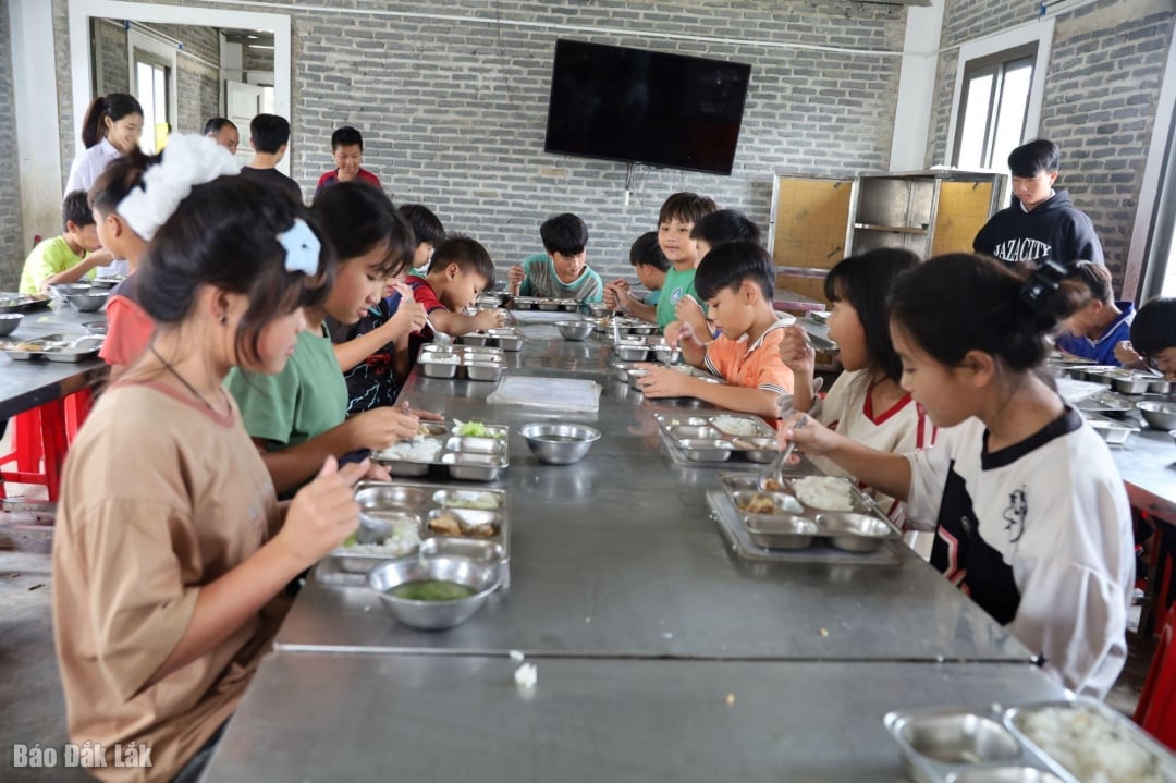 เด็กๆ ได้รับที่พักและกิจกรรมฟรีที่หอพัก 115