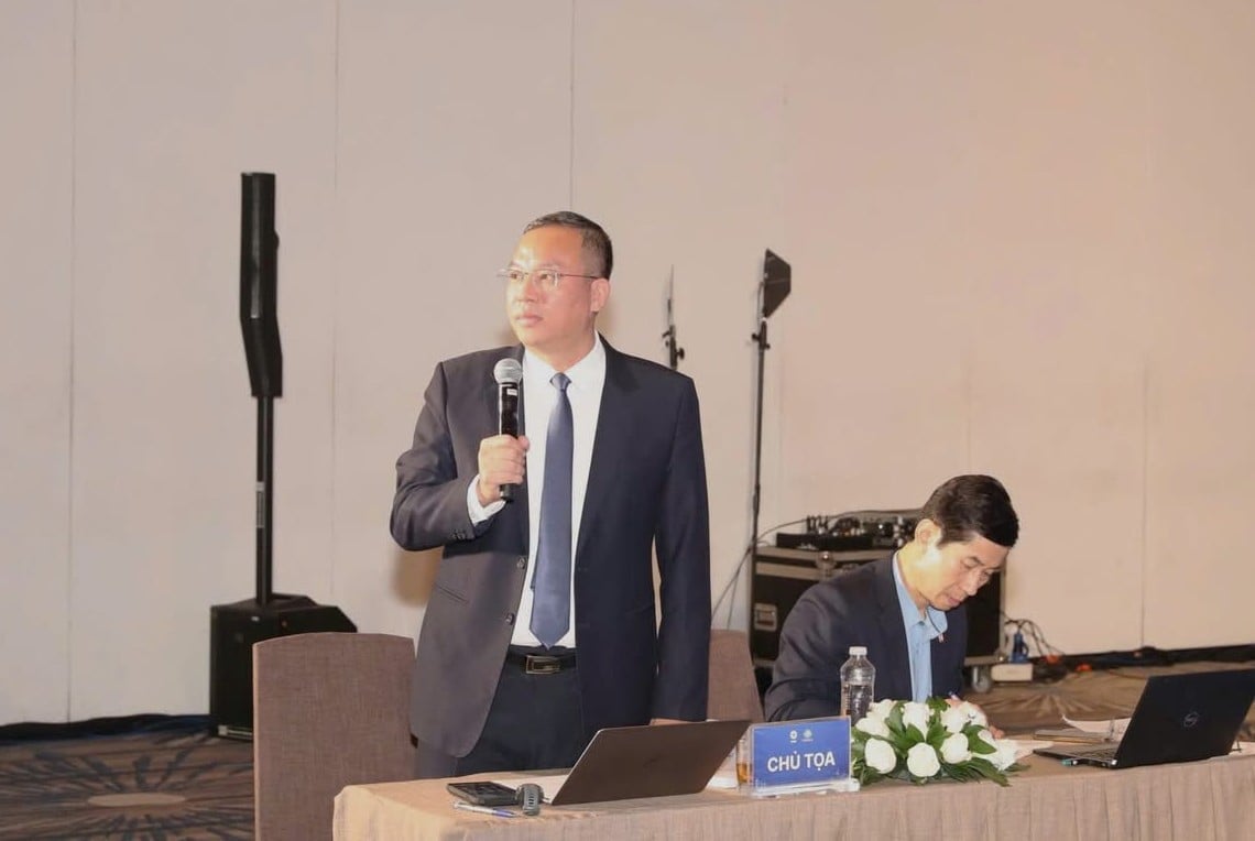 Tổng giám đốc EVNGENCO1 Lê Hải Đăng điều hành phiên làm việc với vai trò Chủ tọa Phân ban Nguồn điện tại Hội nghị KHCN Điện lực 2025. Ảnh: EVNGENCO1.