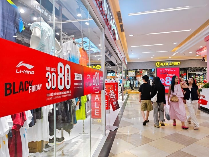 Black Friday sale sập sàn tới 80% vẫn chờ 'bùng nổ' dịp cuối tuần - Ảnh 1.