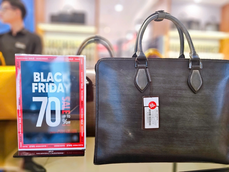 Black Friday sale sập sàn tới 80% vẫn chờ 'bùng nổ' dịp cuối tuần - Ảnh 3.