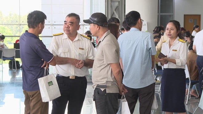 Ngành thuế TP. Hồ Chí Minh đẩy mạnh hướng dẫn thực hiện chính sách thuế mới cho hộ kinh doanh - Ảnh 4.