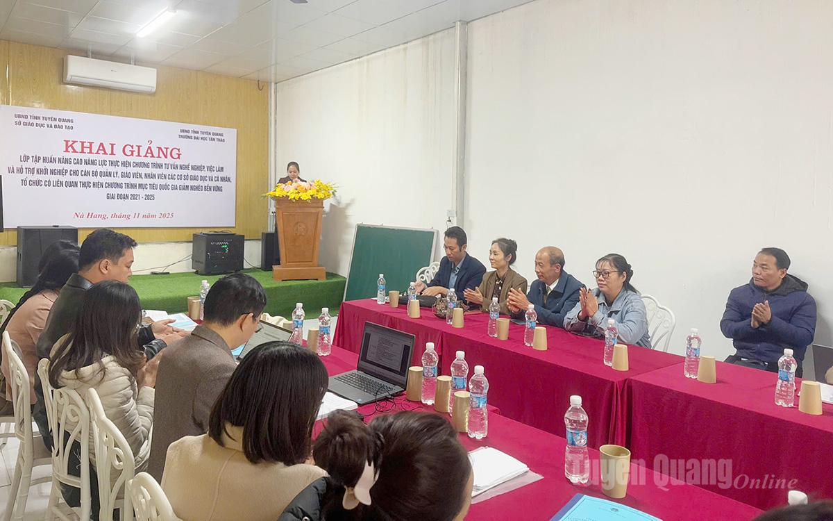 Khai mạc khóa tập huấn nâng cao năng lực tư vấn nghề nghiệp và hỗ trợ khởi nghiệp vùng khó khăn.