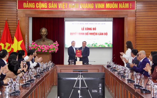 Bộ VHTTDL công bố và trao các quyết định về bổ nhiệm cán bộ - Ảnh 2.