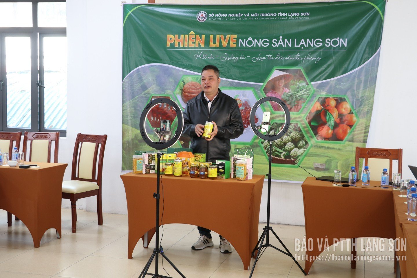 Студенти практикують прямі трансляції на навчальному занятті