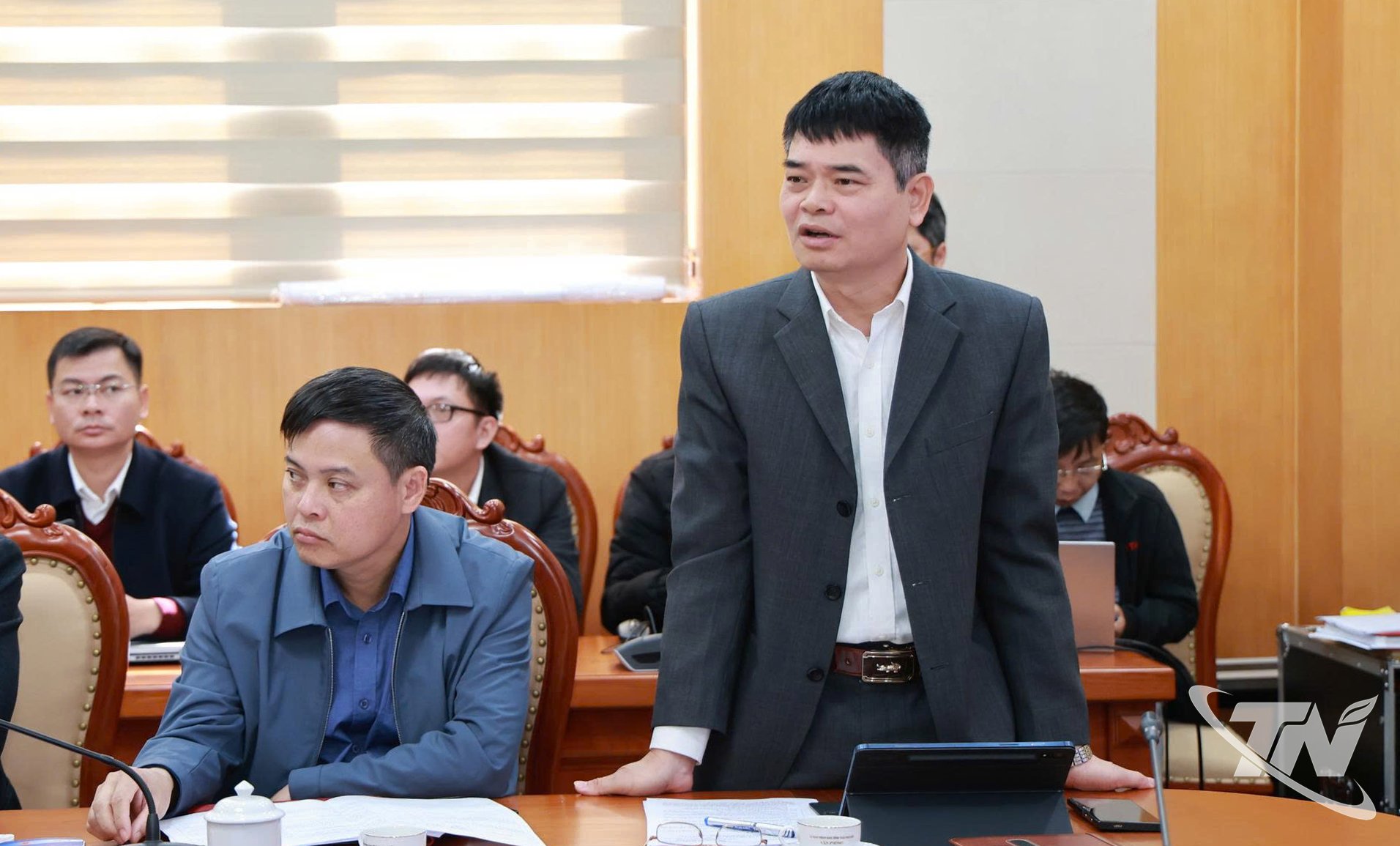 Az egységek vezetőinek képviselői beszámoltak a közberuházási projektek előkészítésének előrehaladásáról.