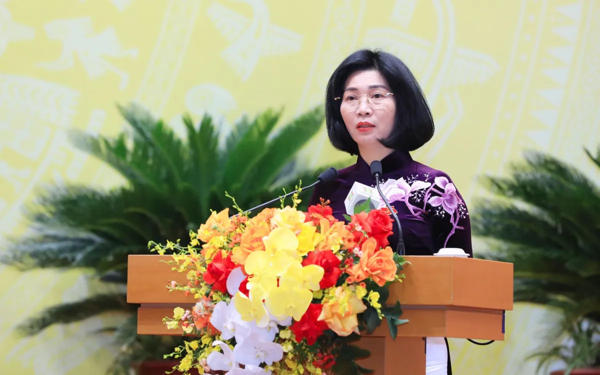 Chủ tịch HĐND thành phố Hà Nội Phùng Thị Hồng Hà phát biểu bế mạc. 