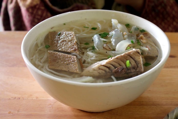 Nhớ Nha Trang, quán bún cá thổn thức nỗi xa quê của những người con miền biển - Ảnh 1.